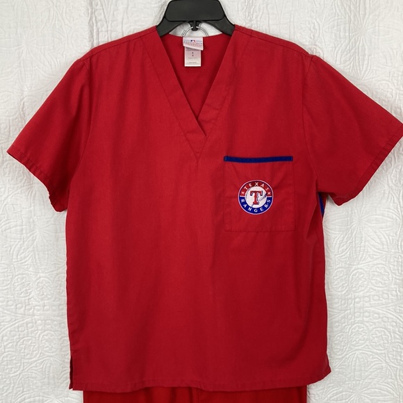 MLB Genuine Merchandise Women’s Texas Rangers Scrub Set sz Small - Picture 2 of 14